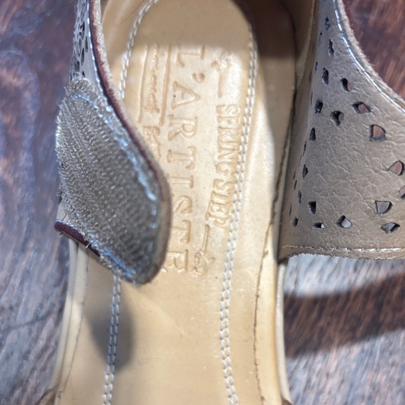 L.Artiste ,American beige Elegant Floral Mary Jane Heels - Picture 8 of 8